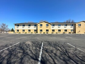 Coratel Inn and Suites Blaine