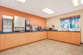 Coratel Inn and Suites Blaine