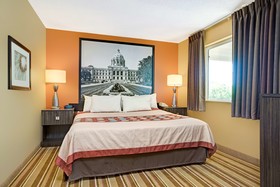 Coratel Inn and Suites Blaine