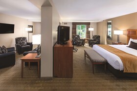 Wyndham Bloomington - Mall of America