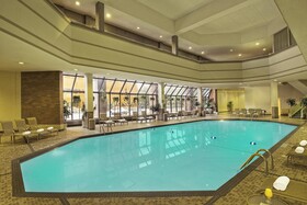 Crowne Plaza Suites MSP Airport - Mall of America