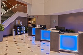 Crowne Plaza Suites MSP Airport - Mall of America