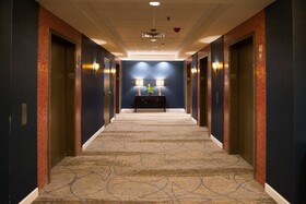 Crowne Plaza Suites MSP Airport - Mall of America