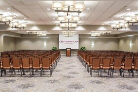 Crowne Plaza Suites MSP Airport - Mall of America