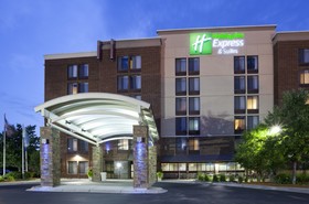 Holiday Inn Express & Suites Bloomington - Minneapolis Airport Area West