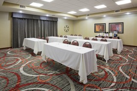 Holiday Inn Express & Suites Bloomington - Minneapolis Airport Area West