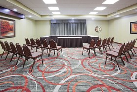 Holiday Inn Express & Suites Bloomington - Minneapolis Airport Area West