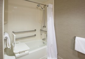Holiday Inn Express & Suites Bloomington - Minneapolis Airport Area West