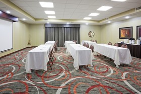 Holiday Inn Express & Suites Bloomington - Minneapolis Airport Area West