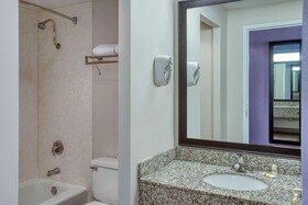La Quinta Inn & Suites by Wyndham Minneapolis Bloomington W