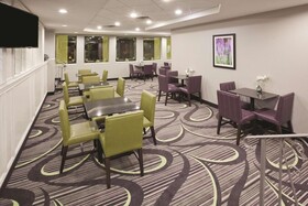 La Quinta Inn & Suites by Wyndham Minneapolis Bloomington W