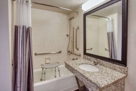 La Quinta Inn & Suites by Wyndham Minneapolis Bloomington W