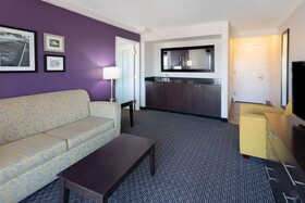 La Quinta Inn & Suites by Wyndham Minneapolis Bloomington W