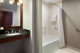 DoubleTree by Hilton Minneapolis Airport