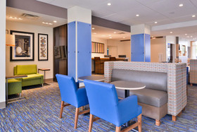 Holiday Inn Express & Suites Mall of America