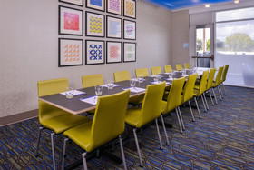 Holiday Inn Express & Suites Mall of America