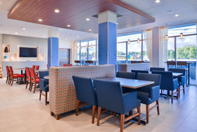 Holiday Inn Express & Suites Mall of America