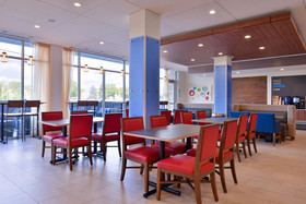 Holiday Inn Express & Suites Mall of America