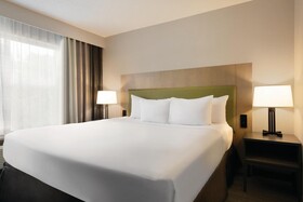 Country Inn & Suites by Radisson, Brooklyn Center, MN