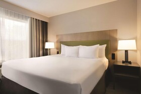 Country Inn & Suites by Radisson, Brooklyn Center, MN