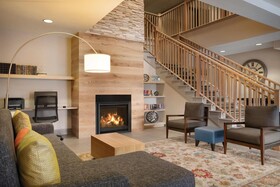 Country Inn & Suites by Radisson, Brooklyn Center, MN