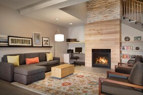 Country Inn & Suites by Radisson, Brooklyn Center, MN