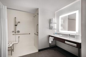 Hampton Inn Brooklyn Park