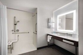 Hampton Inn Brooklyn Park
