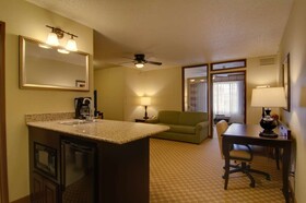 Country Inn & Suites by Radisson, Chanhassen, MN