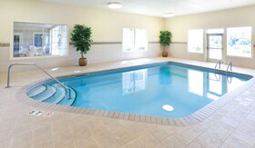 Country Inn & Suites by Radisson, Chanhassen, MN