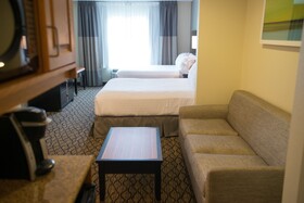 Holiday Inn Express & Suites Chanhassen