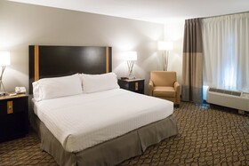 Holiday Inn Express & Suites Chanhassen