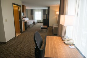 Holiday Inn Express & Suites Chanhassen