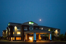 Holiday Inn Express & Suites Chanhassen