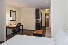 Holiday Inn Express & Suites Chanhassen