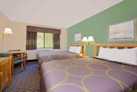 Super 8 by Wyndham Cloquet