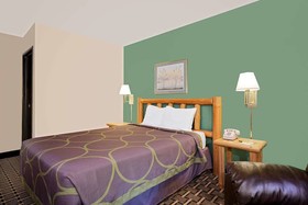 Super 8 by Wyndham Cloquet