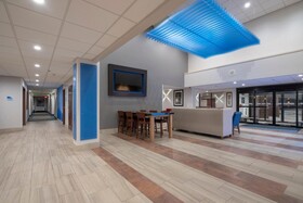 Holiday Inn Express & Suites Coon Rapids - Blaine Area