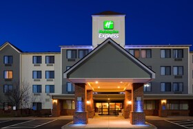 Holiday Inn Express & Suites Coon Rapids - Blaine Area