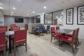 Holiday Inn Express & Suites Coon Rapids - Blaine Area