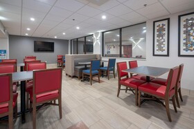 Holiday Inn Express & Suites Coon Rapids - Blaine Area