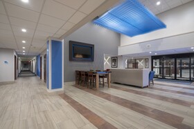 Holiday Inn Express & Suites Coon Rapids - Blaine Area