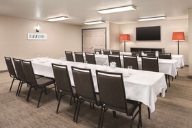 Country Inn & Suites by Radisson, Cottage Grove, MN