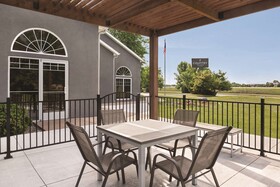 Country Inn & Suites by Radisson, Cottage Grove, MN