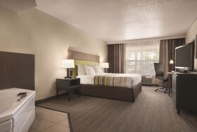 Country Inn & Suites by Radisson, Cottage Grove, MN