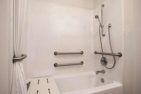 Country Inn & Suites by Radisson, Cottage Grove, MN