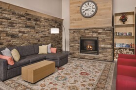 Country Inn & Suites by Radisson, Cottage Grove, MN