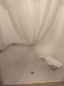 AmeriVu Inn & Suites Crookston
