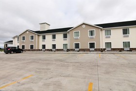 AmeriVu Inn & Suites Crookston
