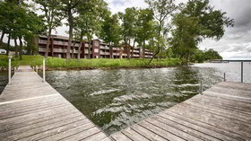 Best Western Premier The Lodge On Lake Detroit